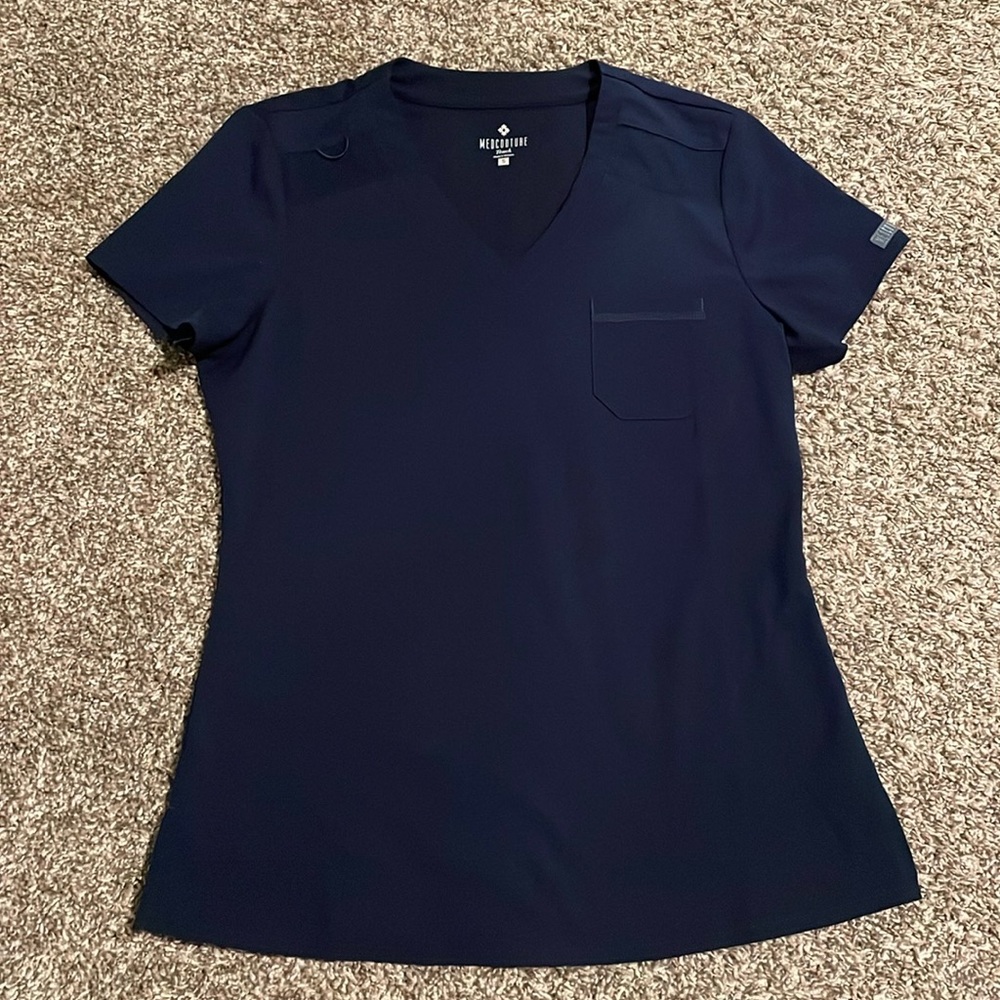 Med Couture Touch Women’s Chest pocket tuck in top